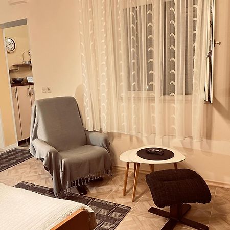 פרימוסטן Apartments - Rooms Vesna מראה חיצוני תמונה