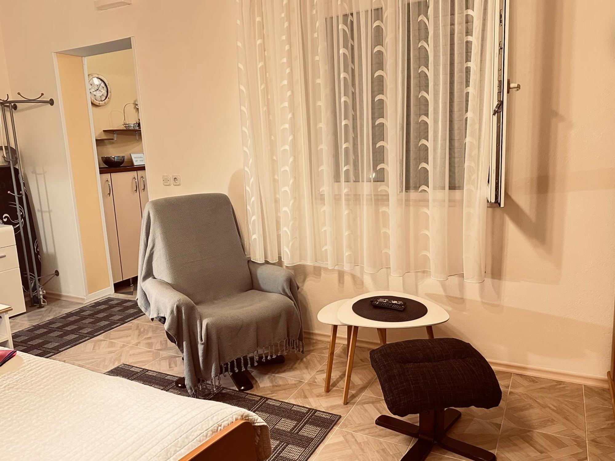 פרימוסטן Apartments - Rooms Vesna מראה חיצוני תמונה