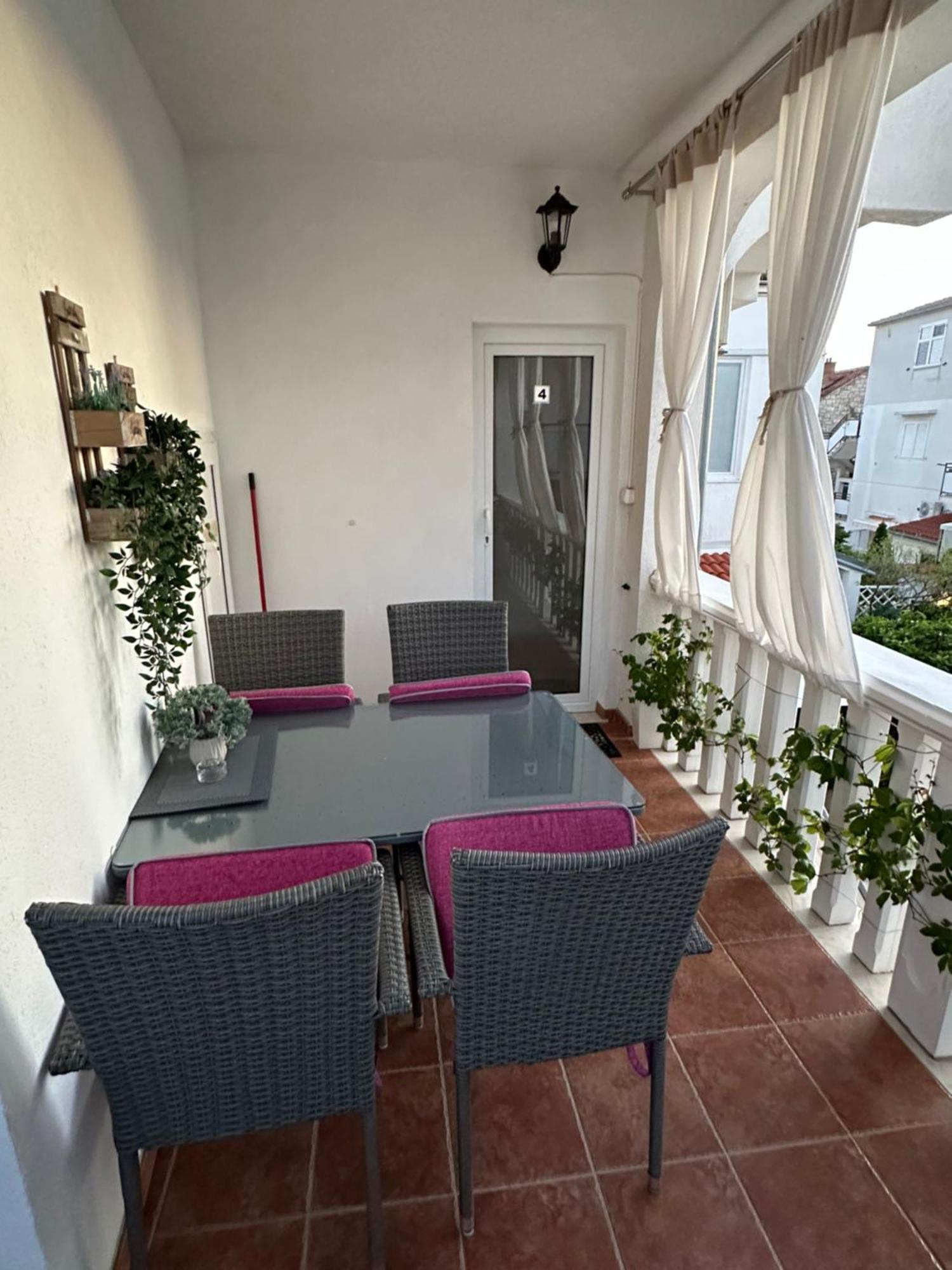 פרימוסטן Apartments - Rooms Vesna מראה חיצוני תמונה