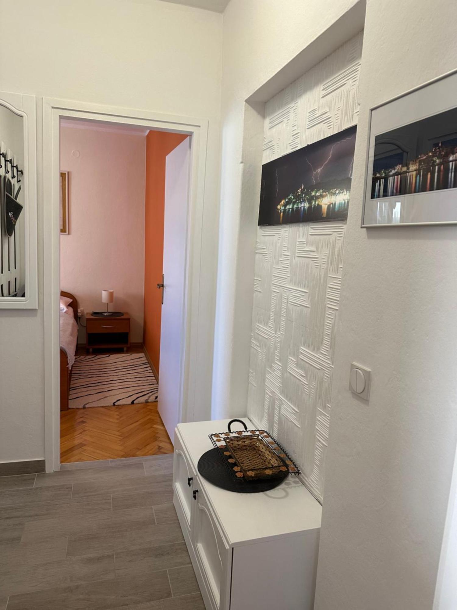 פרימוסטן Apartments - Rooms Vesna מראה חיצוני תמונה