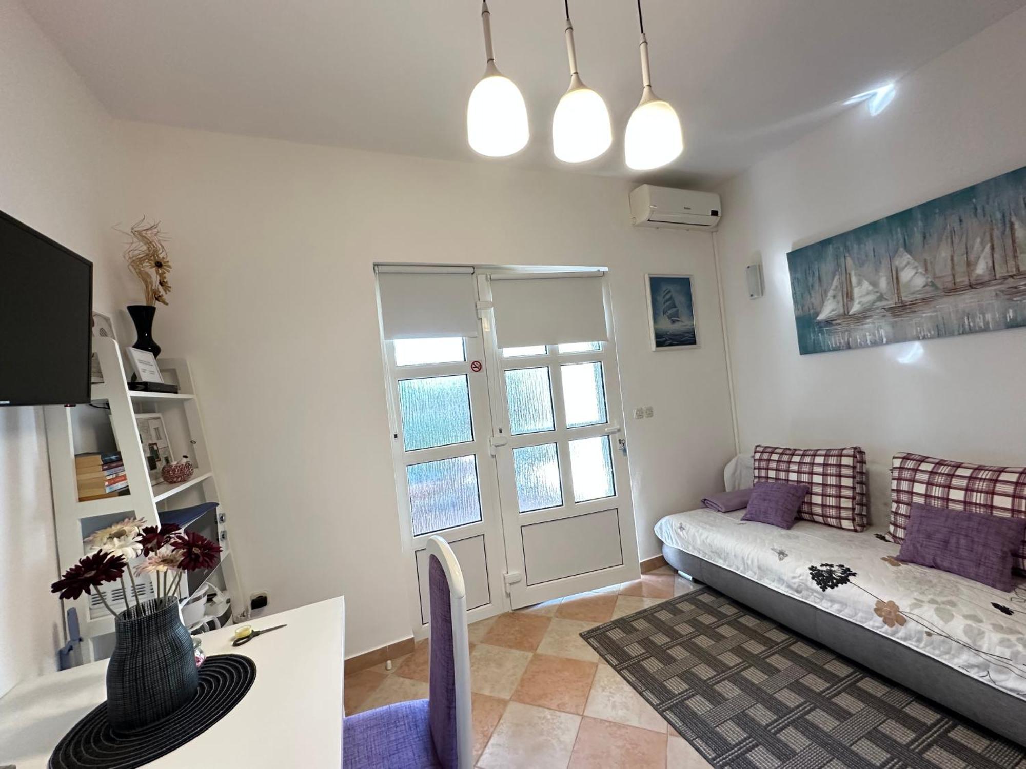 פרימוסטן Apartments - Rooms Vesna מראה חיצוני תמונה