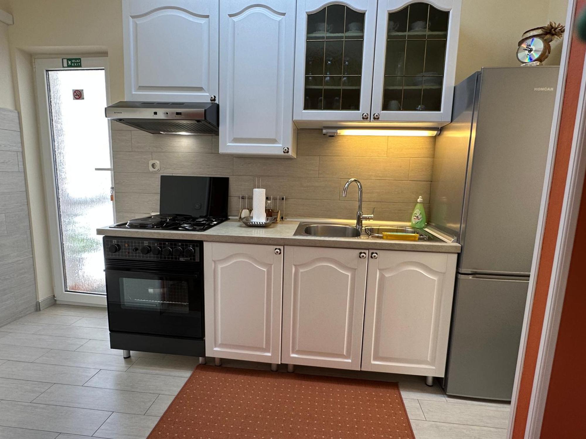 פרימוסטן Apartments - Rooms Vesna מראה חיצוני תמונה